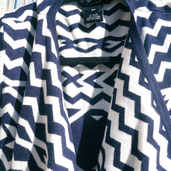 Alison Sheri Cardigan - Picture 3 of 4